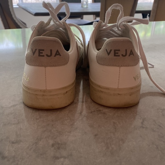 Veja Campo Sneaker - Picture 7 of 10